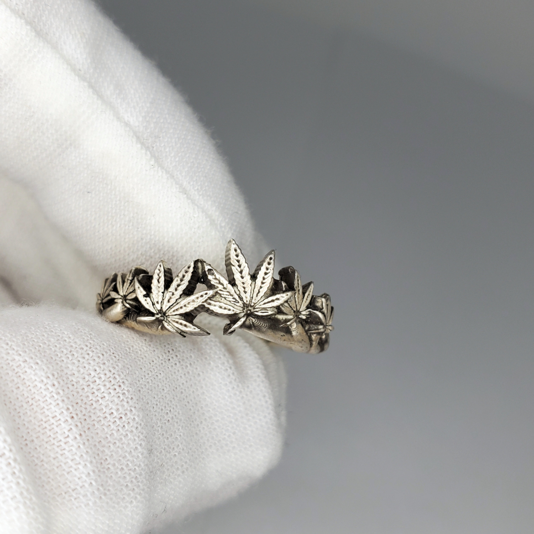 Charlie Boost - Silver Weed Ring